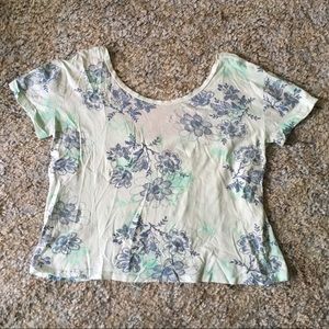 🧶 Urban Outfitters off shoulder floral crop top